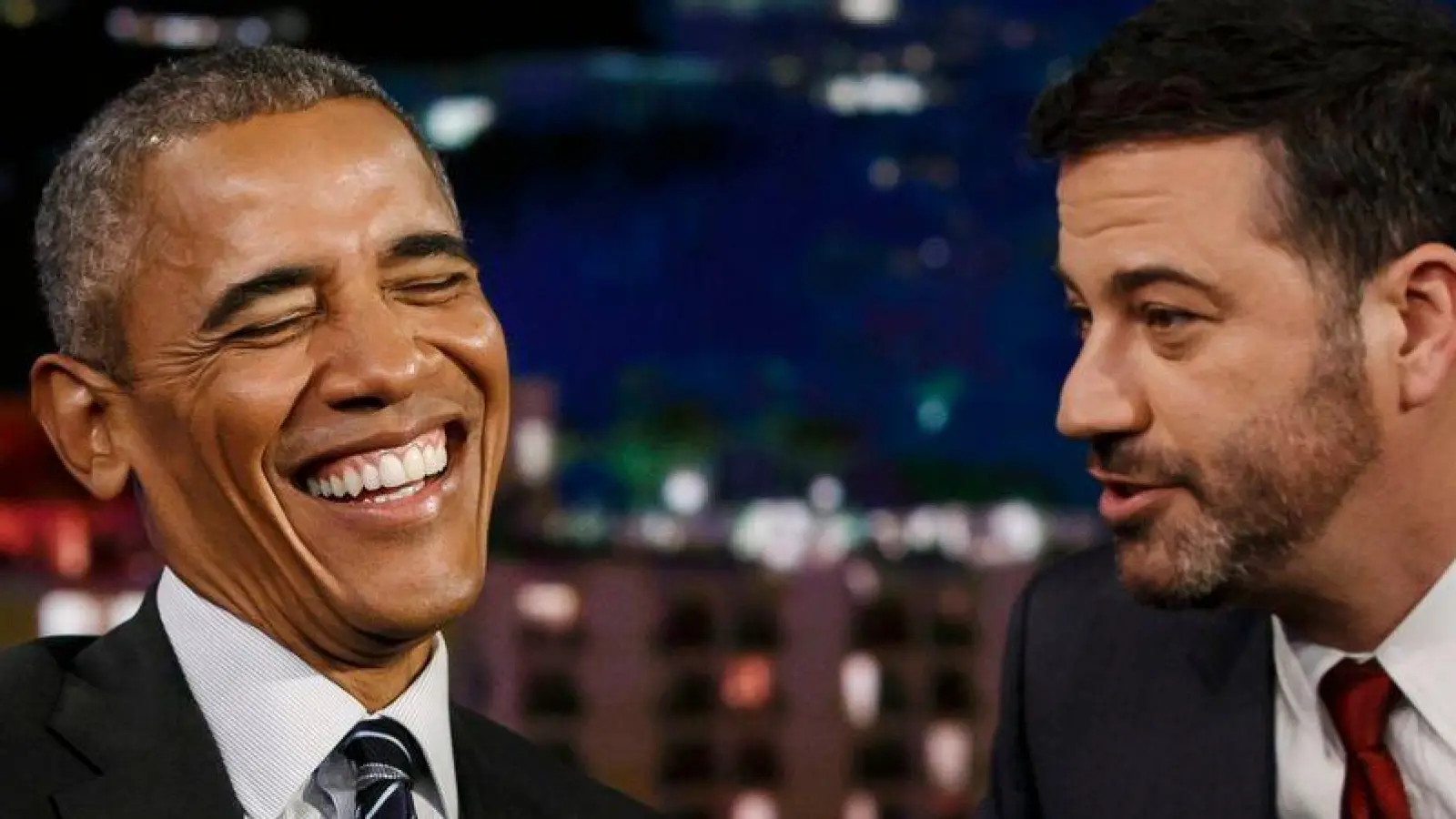 Obama - hier in einer Sendung mit Kimmel - wirft der Trump-Regierung vor, Kritiker mundtot machen zu wollen. (Archivbild) (Foto: picture alliance / dpa)