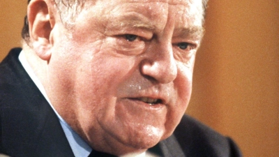 Bis heute ist Franz Josef Strauß der Rekordhalter bei den Stimmergebnissen der CSU-Chefs. (Archivbild)   (Foto: Frank Mächler/dpa)