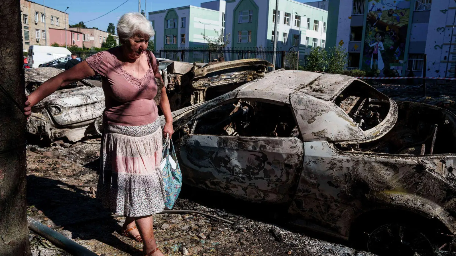 Die ukrainische Hauptstadt erlebt einen der schlimmsten Angriffe mit russischen Drohnen und Raketen. (Foto: Evgeniy Maloletka/AP/dpa)