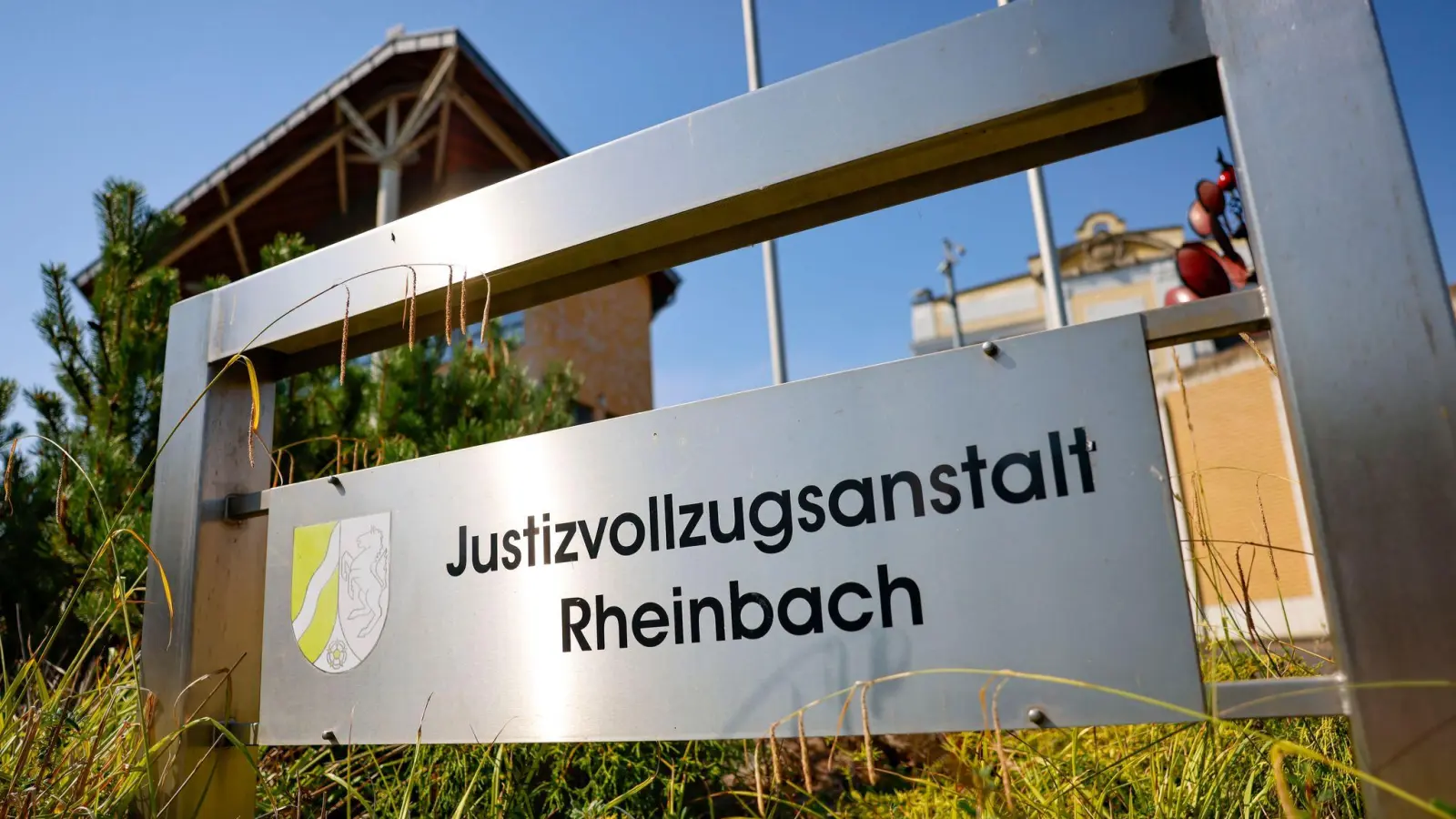 Auch in der JVA Rheinbach gab es am Dienstag eine Razzia (Foto: Thomas Banneyer/dpa)