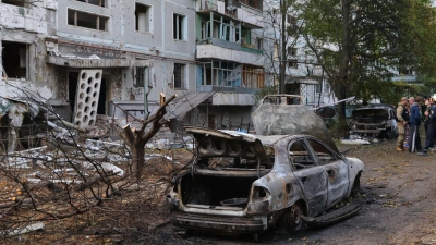 Ein neuer US-Plan soll zu einem Ende des russischen Angriffskriegs gegen die Ukraine führen - die Europäer befürchten allerdings, dass er den Aggressor belohnt und keinen dauerhaften Frieden auf dem Kontinent bringt. (Archivbild) (Foto: Kateryna Klochko/AP/dpa)