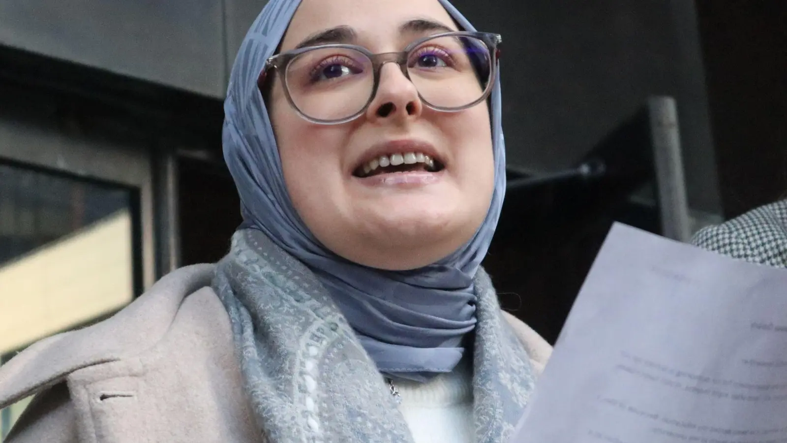 Nach mehr als sechs Wochen Haft ordnete ein Bundesrichter die Freilassung Rümeysa Öztürks an und bewertete die Inhaftierung als unrechtmäßig. (Archivbild) (Foto: Leah Willingham/AP/dpa)