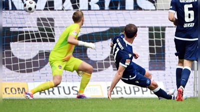 Dreifacher Torschütze: Budu Siwsiwadse vom KSC. (Foto: Uli Deck/dpa)