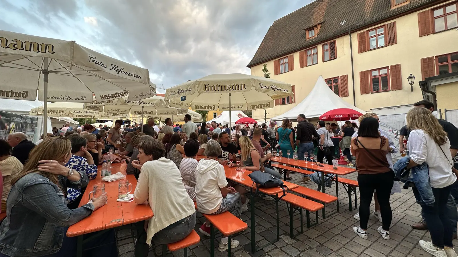 Bieranstich, Livemusik und ordentlich Trubel: Das sind die Impressionen unserer Reporter vom Ansbacher Altstadtfest 2023. (Foto: Gudrun Bayer)