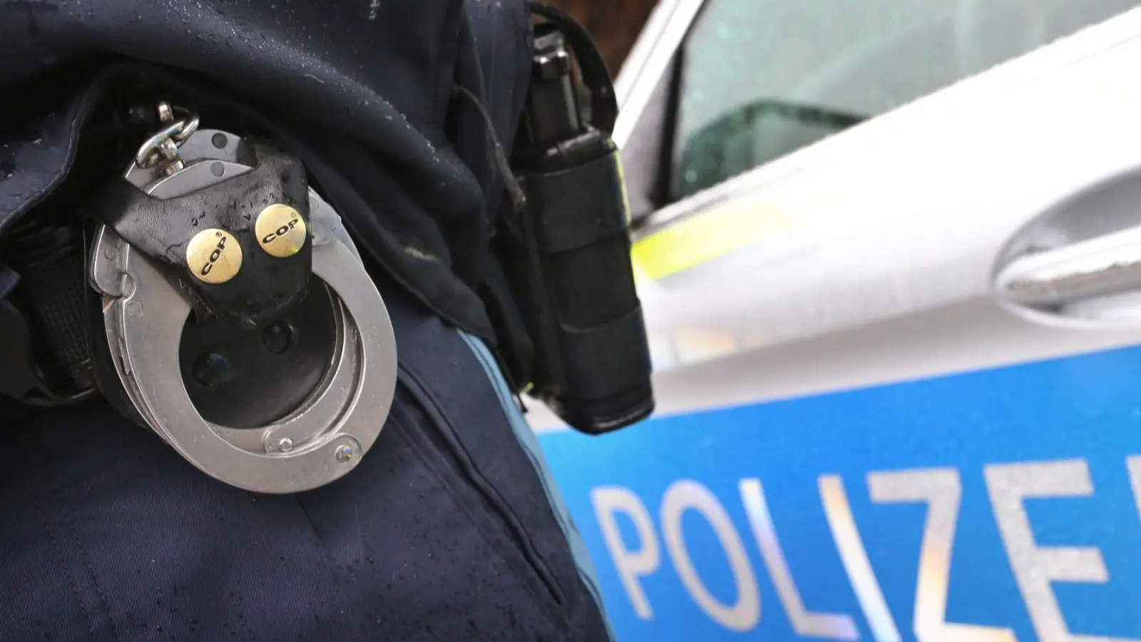 Die Polizei nahm zwei der Verdächtigen vorläufig fest. (Symbolbild) (Foto: Karl-Josef Hildenbrand/dpa)