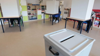 Die Wahllokale sind von 8.00 bis 18.00 Uhr geöffnet. (Archivbild) (Foto: Matthias Bein/dpa)