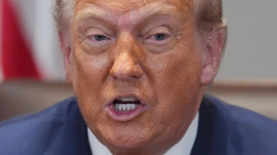Trump wirft Putin vor, eine Menge Blödsinn zu erzählen.  (Foto: Evan Vucci/AP/dpa)