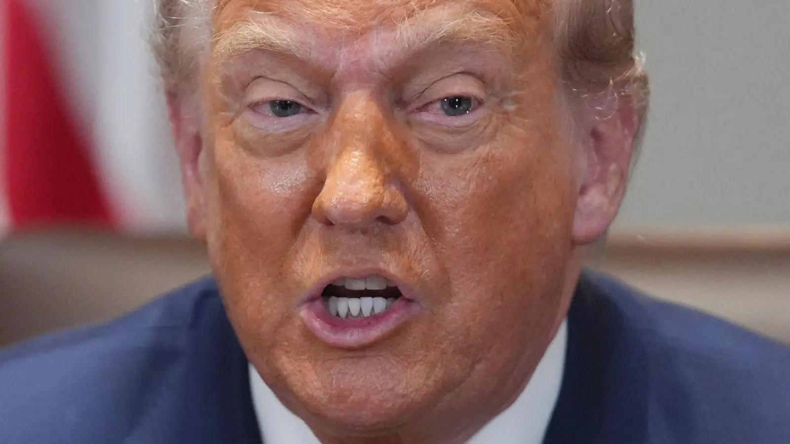Trump wirft Putin vor, eine Menge Blödsinn zu erzählen.  (Foto: Evan Vucci/AP/dpa)