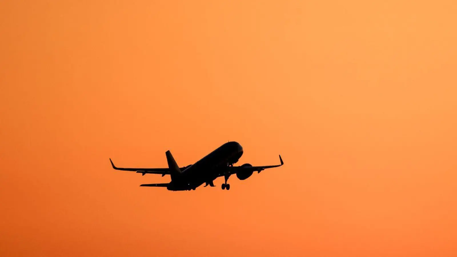 Hunderte Millionen Menschen fliegen jedes Jahr in der EU. (Archivbild) (Foto: Jan Woitas/dpa/dpa-tmn)