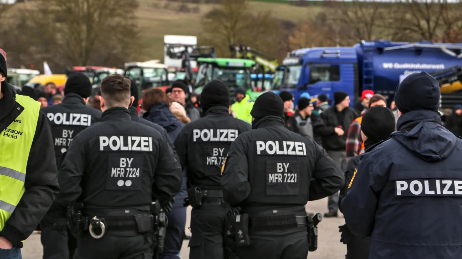 Die Polizei sicherte manche Aktionen mit einigen Kräften ab. (Foto: Tizian Gerbing)