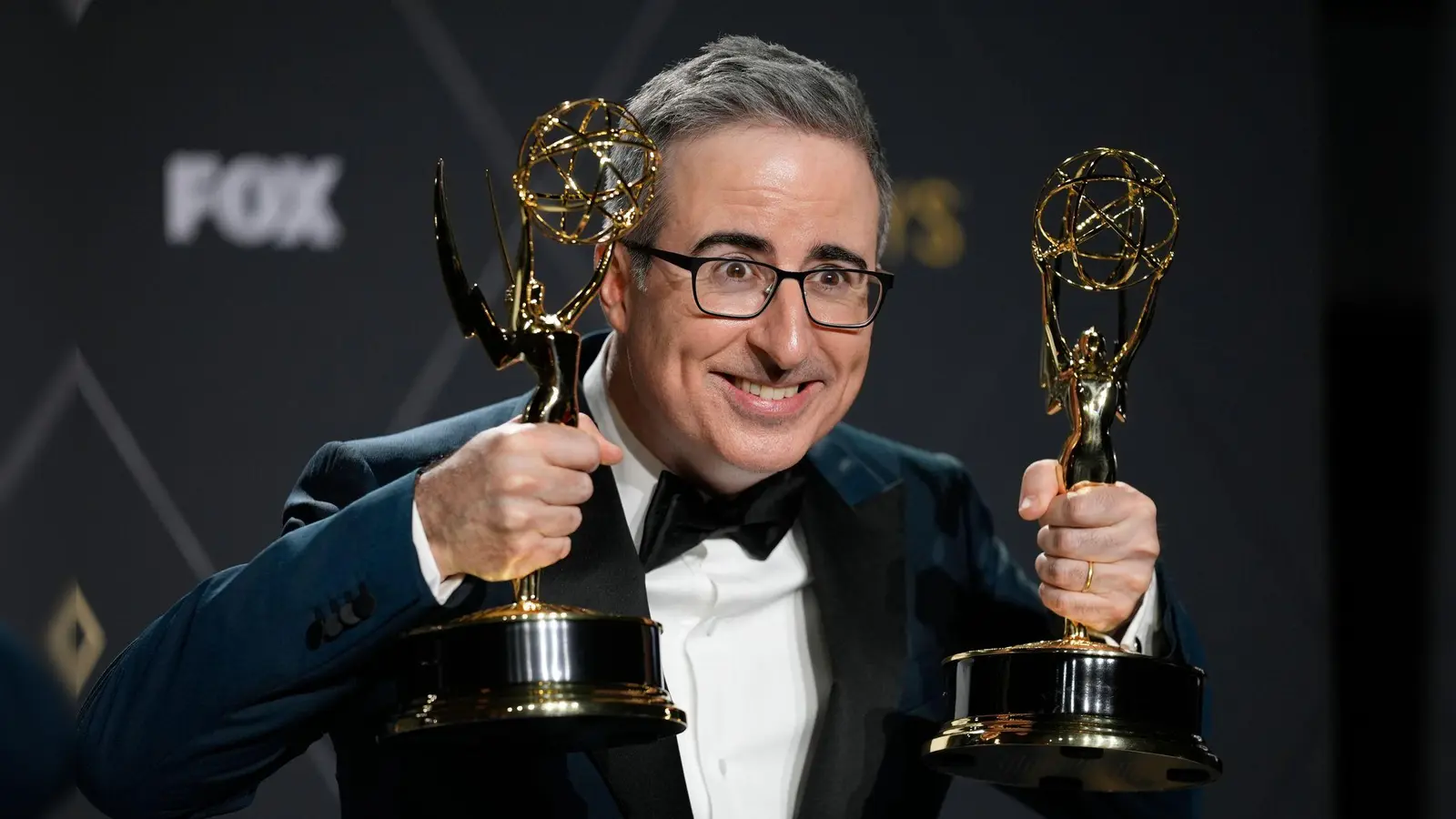 John Oliver ist ein großer Fan von Bernd das Brot. (Archivbild)  (Foto: Ashley Landis/AP)