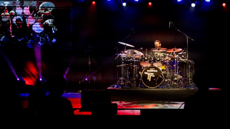 Der Rhtyhmus-Architekt und Headliner Matt Garstka beim Meinl Drum Festival 2026 in Gutenstetten. (Foto: Evi Lemberger)