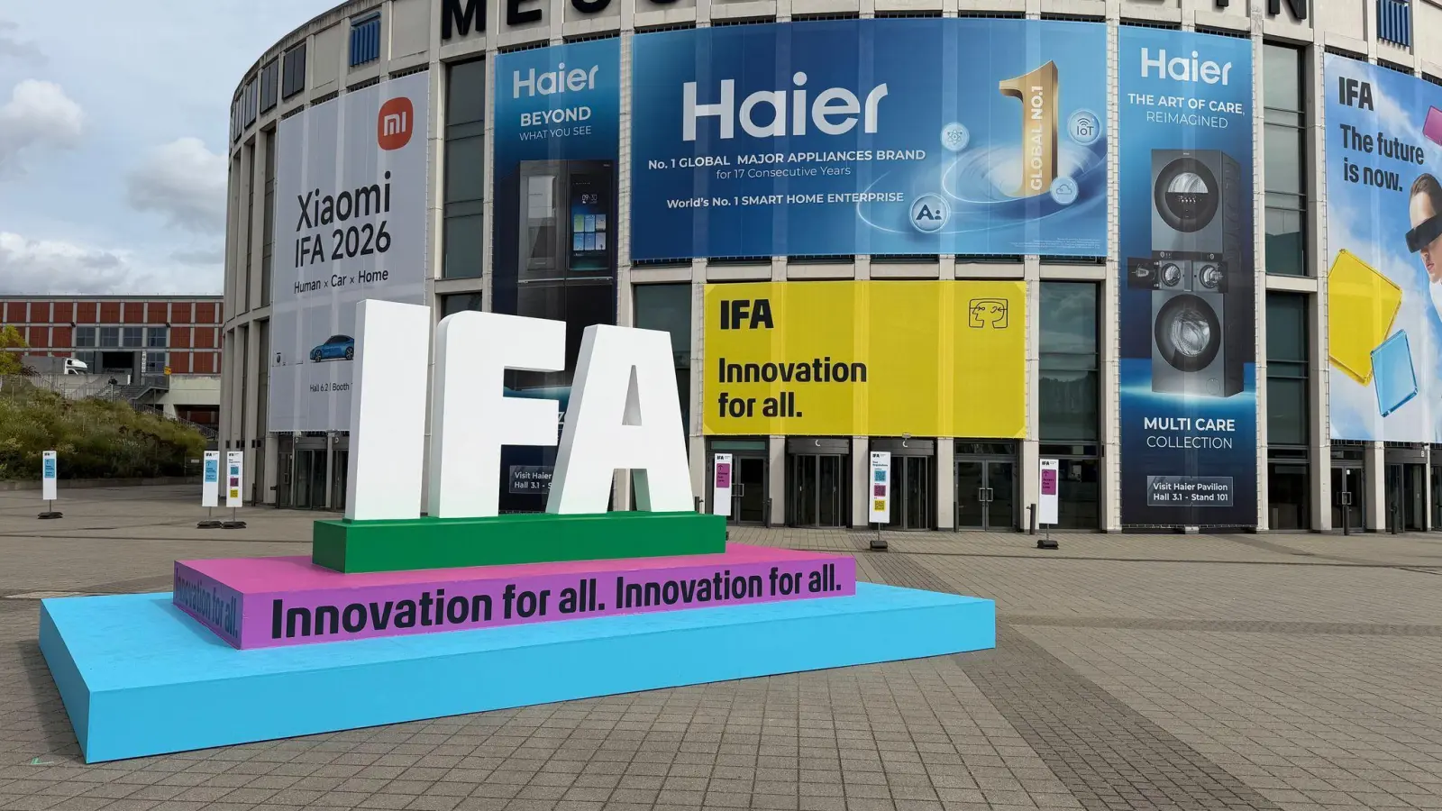 Auf der Technikmesse IFA in Berlin sind die neuesten Tech-Trends zu sehen. (Foto: Christoph Dernbach/dpa)