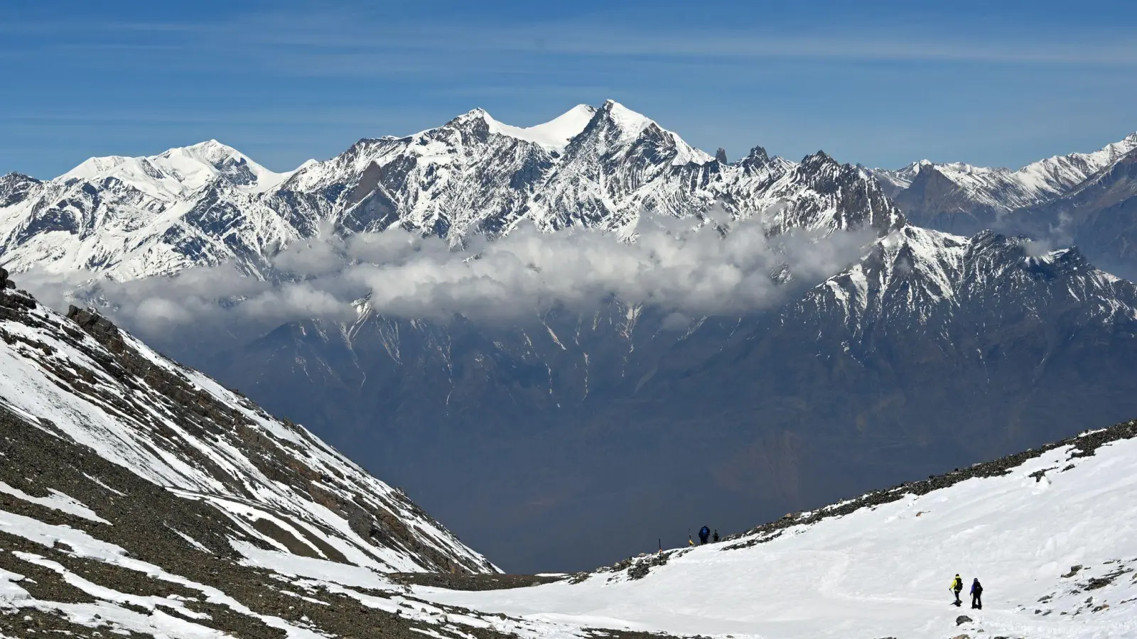 Lawinenabgang im Himalaya: zwei Tote und 14 Vermisste. (Archivbild) (Foto: Elisa Schu/dpa)