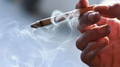  Die Tabaksteuern in Deutschland sollen deutlich steigen, wodurch sich die Preise für Zigaretten erheblich erhöhen würden.  (Foto: Jens Kalaene/dpa)