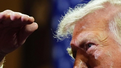 Trump arbeitet gerne mit Feindbildern - aktuell oft im Fokus: „Kommunisten“. (Archivbild) (Foto: Julia Demaree Nikhinson/AP/dpa)