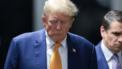 Dem ehemaligen US-Präsidenten Donald Trump drohen mehrere Jahre Haft. Der Fall könnte den US-Wahlkampf beeinflussen. (Foto: Win McNamee/Pool Getty Images North America/AP/dpa)