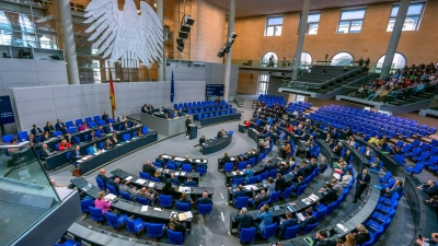 Das Sparpaket soll die gesetzlichen Krankenkassen entlasten. (Archivbild) (Foto: Michael Kappeler/dpa)