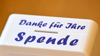 Zahlreiche Verbände in Bayern haben sich Regeln für Haus- und Straßensammlungen gegeben. (Symbolbild) (Foto: Jens Kalaene/dpa)