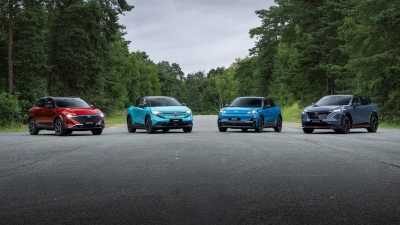 Qashqai (l-r), Leap, Micra und Nismo: Nissan hat eine Reihe neuer E-Modelle angekündigt. (Foto: Guillem Hernandez/Nissan/dpa-tmn)