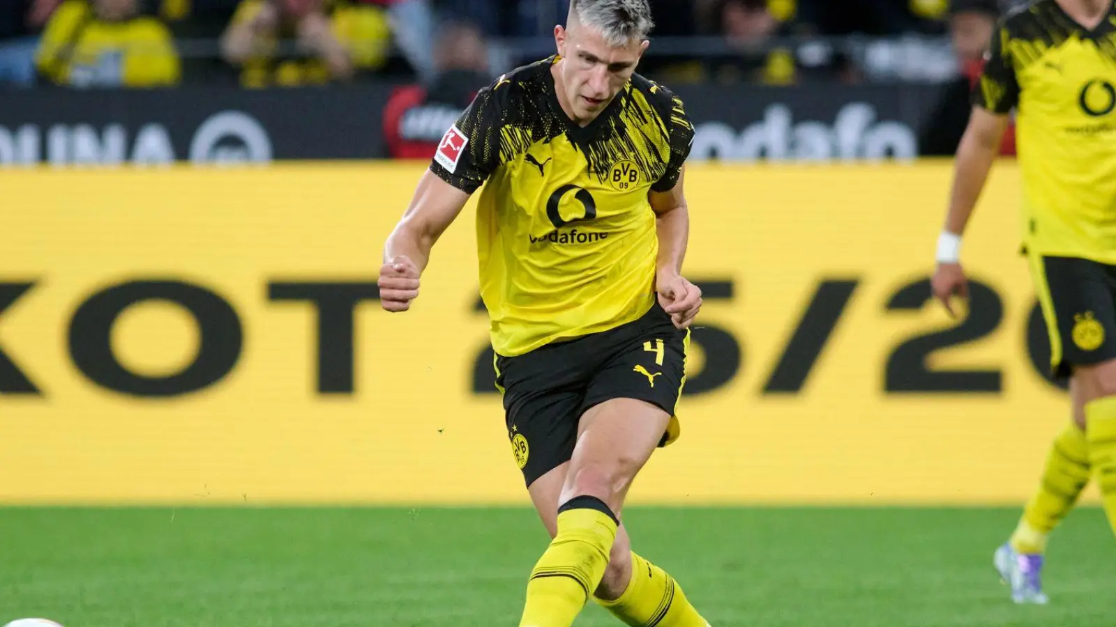 Nico Schlotterbeck steht noch bis 2027 beim BVB unter Vertrag - und danach? (Archivbild) (Foto: Bernd Thissen/dpa)