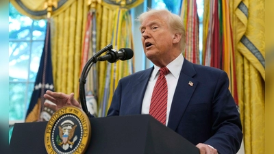 Schiebt Trump Migranten bald nach Libyen ab? (Foto: Mark Schiefelbein/AP/dpa)