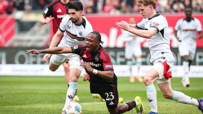  Mohamed Ali Zoma (M) fehlt dem 1. FC Nürnberg verletzt. (Archivbild) (Foto: Daniel Karmann/dpa)