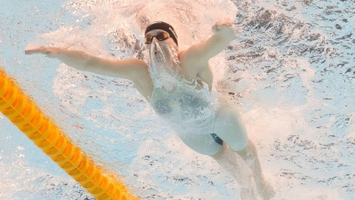Angelina Köhler hat es bei der Schwimm-WM nicht auf das Podest geschafft. (Foto: Lee Jin-man/AP/dpa)