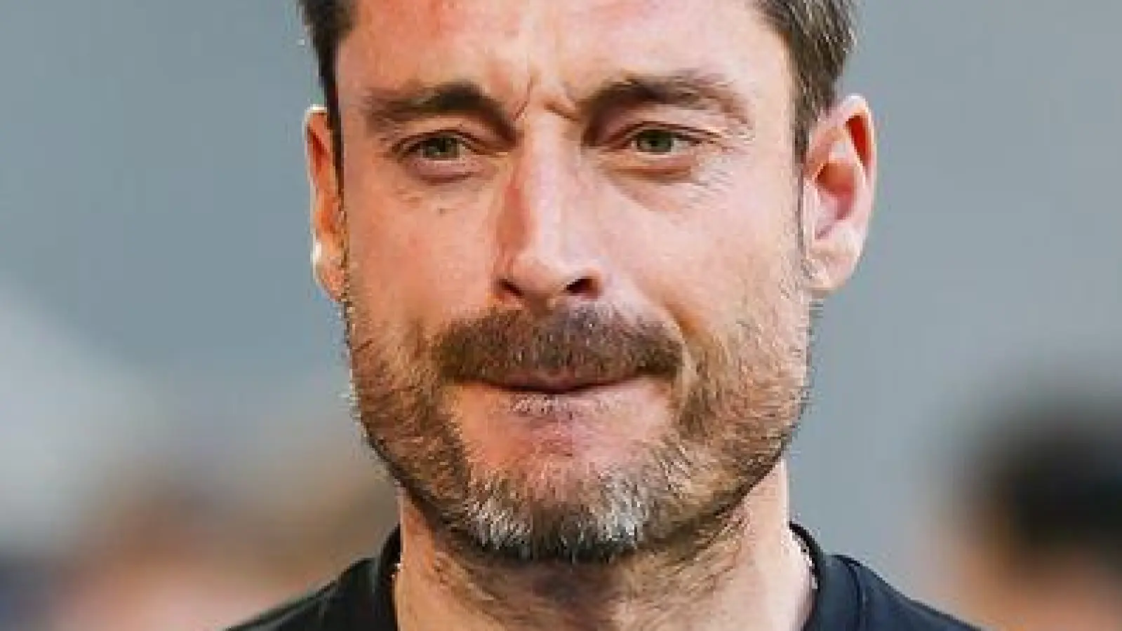 Der Druck auf Albert Riera wächst weiter. (Foto: Daniel Löb/dpa)