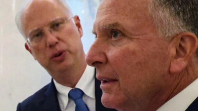 Witkoff und Dmitrijew sollen sich US-Medien zufolge nun erneut treffen. (Archivbild) (Foto: Vyacheslav Prokofyev/Pool Sputnik Kremlin/AP/dpa)