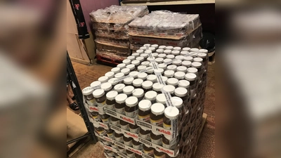 Die Behörde kann über 2.000 Nutella-Gläser nicht einfach so entsorgen. (Foto: -/Stadt Malmö/dpa)