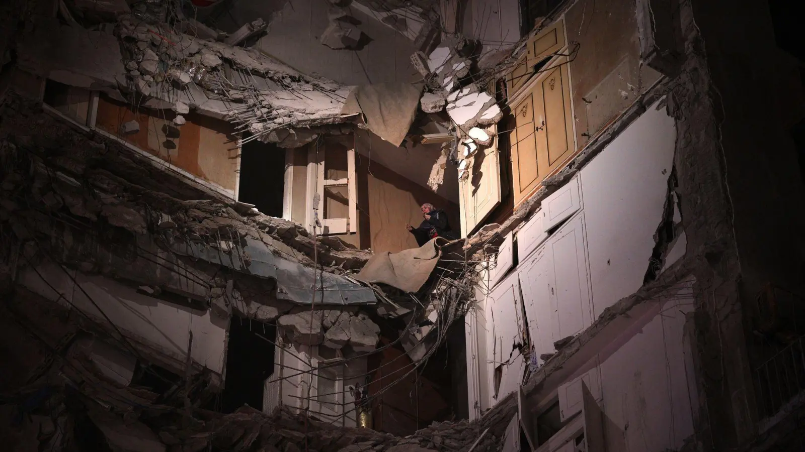 Im Libanon wurden Hunderte Menschen getötet durch israelische Angriffe.  (Foto: Emilio Morenatti/AP/dpa)