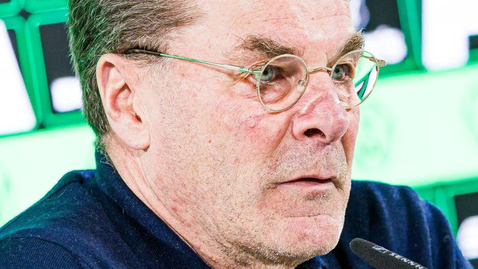 Der neue Wolfsburg-Trainer Dieter Hecking.  (Foto: Moritz Frankenberg/dpa)