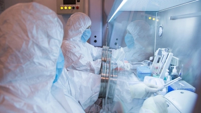 In Irkutsk werden mögliche Kontaktpersonen einer toten Wissenschaftlerin untersucht. (Archivbild)  (Foto: Uncredited/The Irkutsk Anti-Plague Research Institute of Siberia and Far East/AP/dpa)