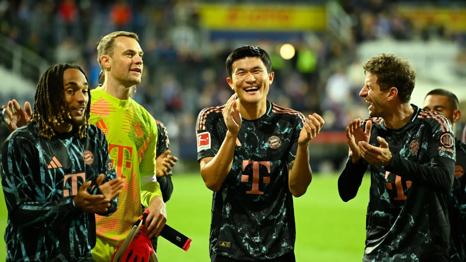 Die Bayern sind gut drauf nach dem 6:1 bei Aufsteiger Holstein Kiel. (Foto: Gregor Fischer/dpa)