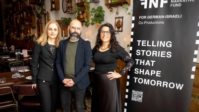 Lihi Nagler, Mark Pinhasov und Sharon On vom Verein Future Narrative Fund. (Foto: Jan Zappner/Steinfeld PR & Management/Future Narrative Fund/dpa)