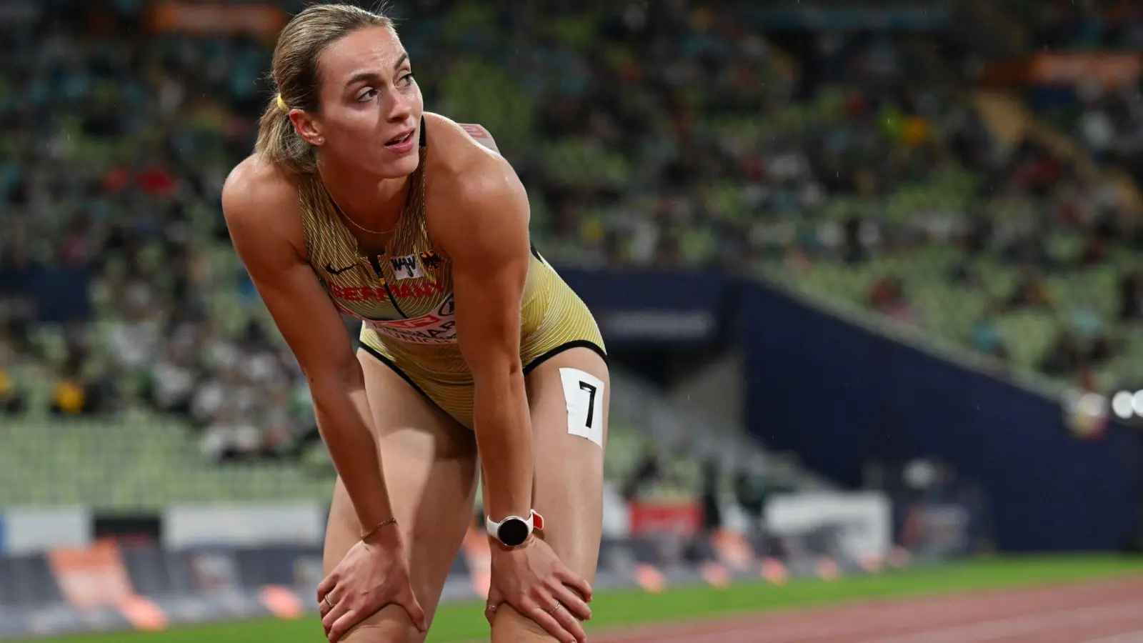 Alexandra Burghardt aus Deutschland reagiert nach ihrem Lauf. (Foto: Angelika Warmuth/dpa/Archivbild)