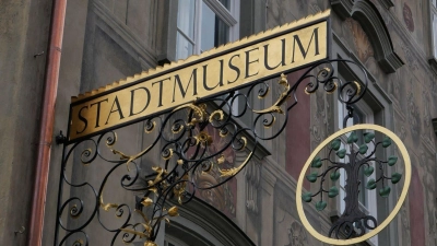 Das „Haus zum Cavazzen“ in Lindau mit der prunkvoll bemalten Fassade ist beim Museumstag nach Jahren der Sanierung wieder zu besichtigen. (Archivbild) (Foto: Ulf Vogler/dpa)