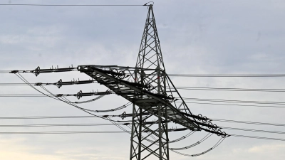 Kein Strom am frühen Morgen für Bewohner dreier Orte. (Symbolbild)  (Foto: Roberto Pfeil/dpa)