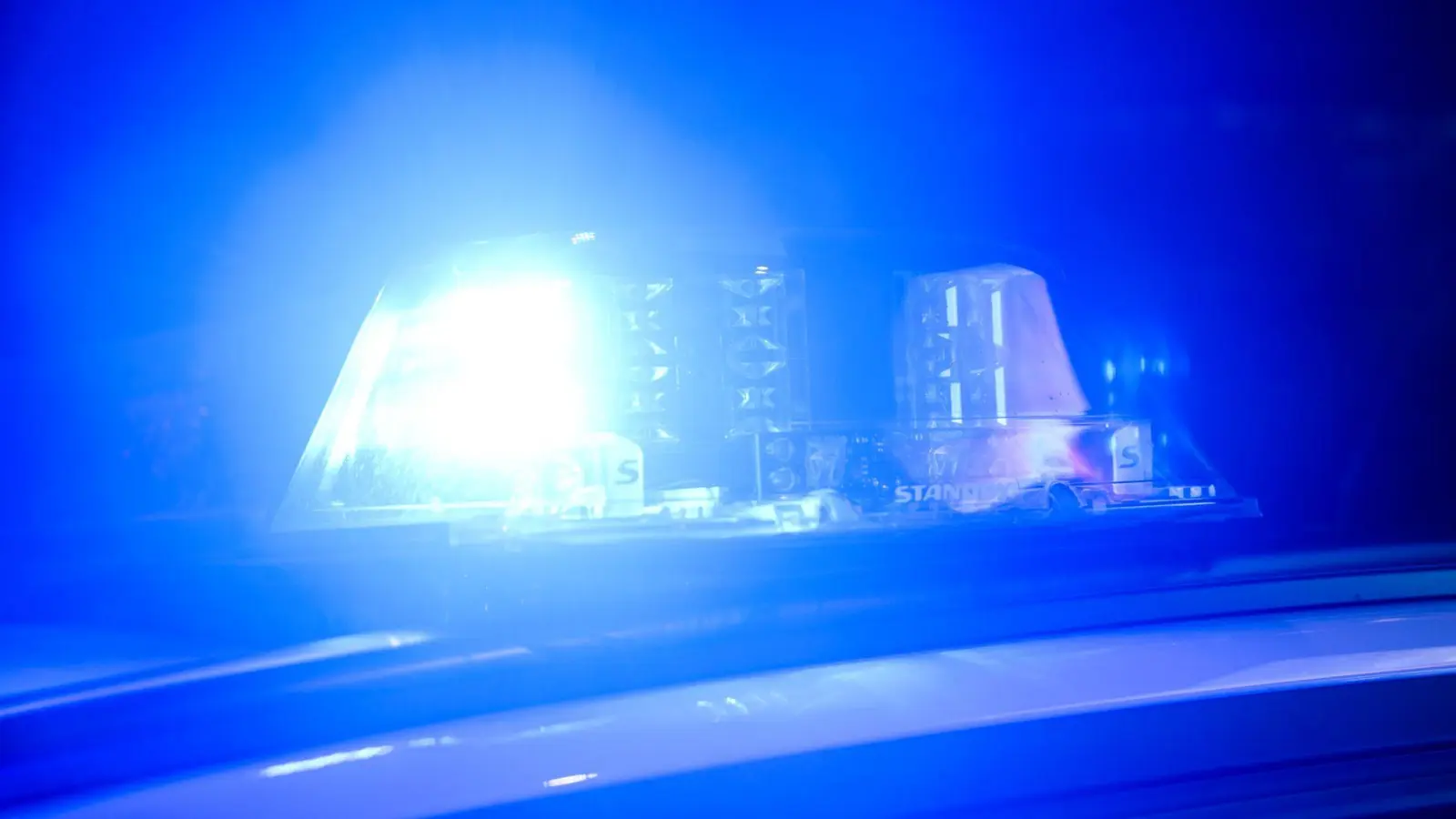 Die drei Frauen wurden bei dem Unfall so schwer verletzt, dass sie noch an der Unfallstelle starben. (Symbolbild) (Foto: Julian Stratenschulte/dpa)