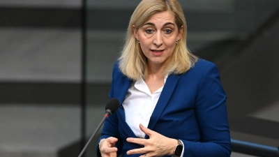 Das Gesundheitsministerium erwartet eine größere Finanzlücke bei den Kassen 2027. (Archivbild) (Foto: Elisa Schu/dpa)