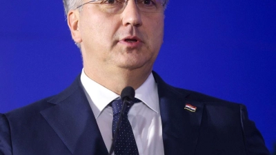 Nach Ansicht von Kritikern will Premierminister Andrej Plenkovic die Parlamentswahl vorziehen, weil er befürchtet, dass die Beliebtheit seiner Mitte-Rechts-Partei HDZ bis zum Herbst weiter sinkt. (Foto: Armin Durgut/AP/dpa)