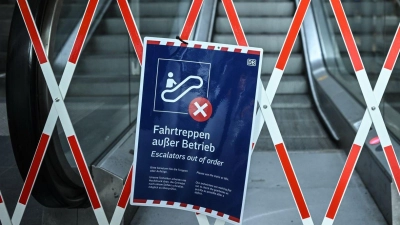 Seit Wochen kaputt: Rolltreppen im Hauptbbahnhof. (Foto: Britta Pedersen/dpa)