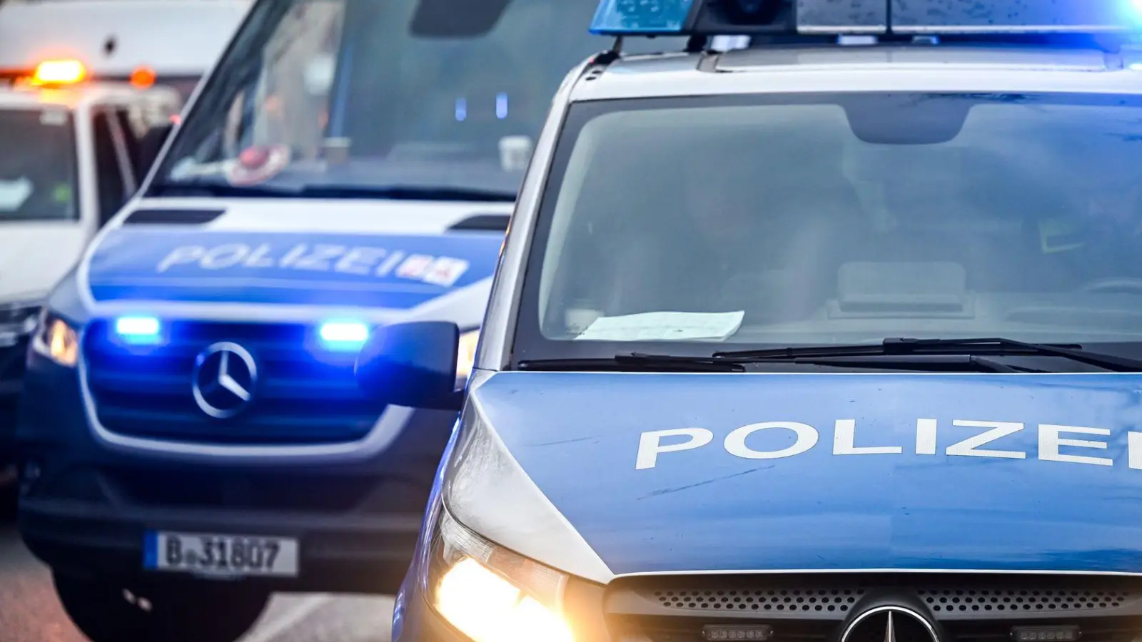 Die Durchsuchungen in fünf Bundesländern laufen seit dem Morgen. (Symbolbild) (Foto: Jens Kalaene/dpa)