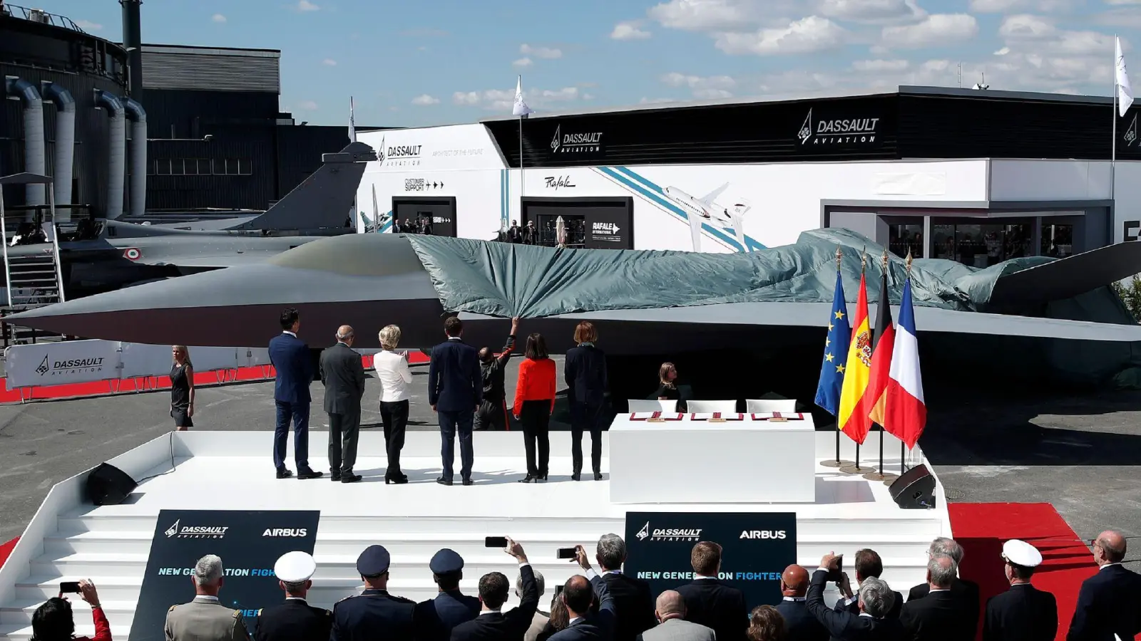 Das Ringen um das deutsch-französische Luftkampfprojekt FCAS geht erst einmal weiter. (Archivbild) (Foto: Benoit Tessier/POOL Reuters/dpa)