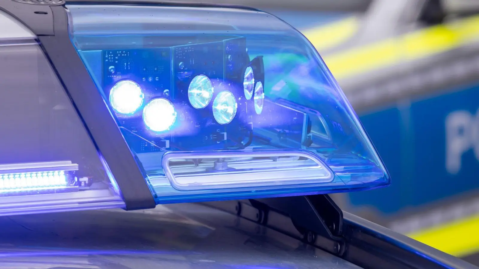 Die Polizei sucht nach Zeugen. (Symbolbild) (Foto: Daniel Karmann/dpa)