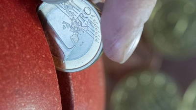 Sparen wie die Eltern? Ererbtes Finanzwissen hat bisweilen Lücken. (Symbolbild) (Foto: Hendrik Schmidt/dpa)