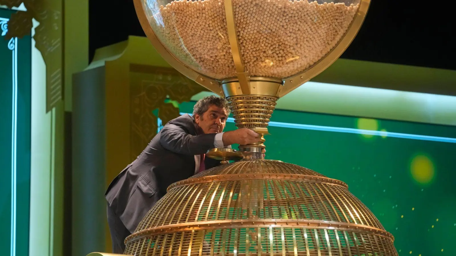 „El Gordo“: Aus Deutschland ist die Teilnahme an der spanischen Weihnachtslotterie nicht erlaubt, die beworbenen Angebote illegal. (Foto: Paul White/AP/dpa-tmn)