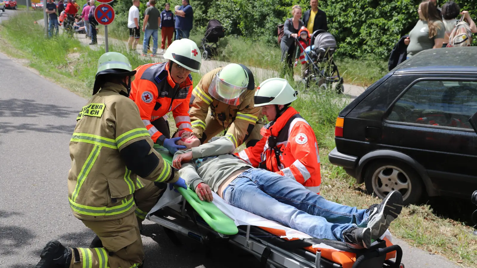 Eine große Einsatzübung beschäftigte am Samstag, 17. Mai, die Freiwilligen Feuerwehren (FFW) Ansbach und Brodswinden sowie das Bayerische Rote Kreuz. (Foto: Oliver Herbst)