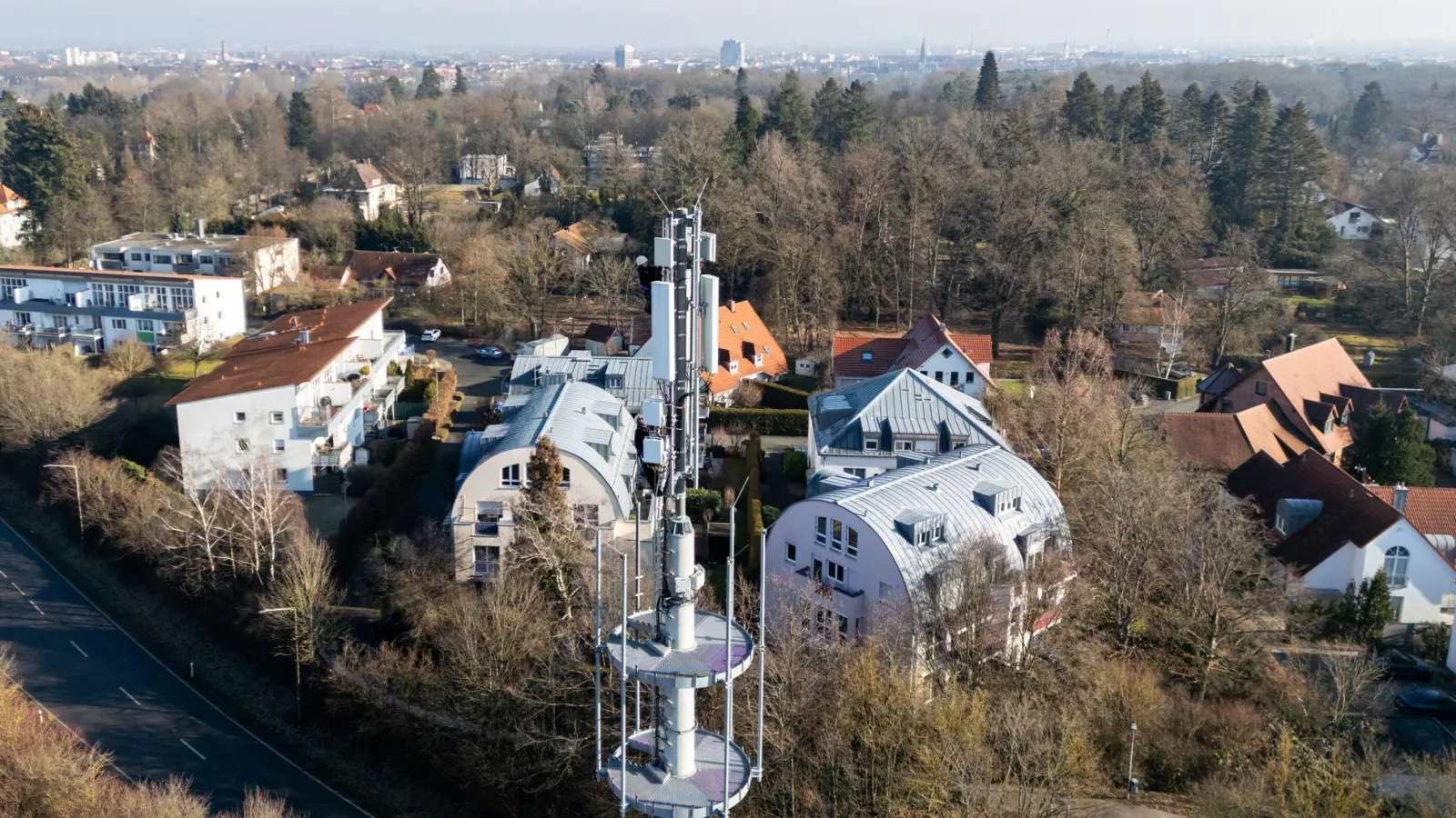 In Bayern gibt es längst nicht überall mobiles Internet. (Archivbild) (Foto: Daniel Karmann/dpa)